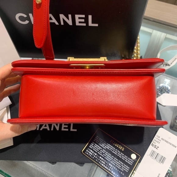 Chanel 15A LIKE NEW Red Lambskin Small Boy Bag GHW - Picture 9 of 14